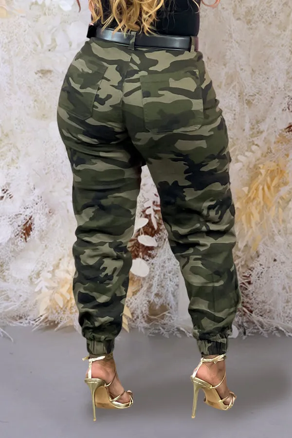 Stylish Camouflage Zip Up Long Sleeve Jacket And Cargo Pant Set