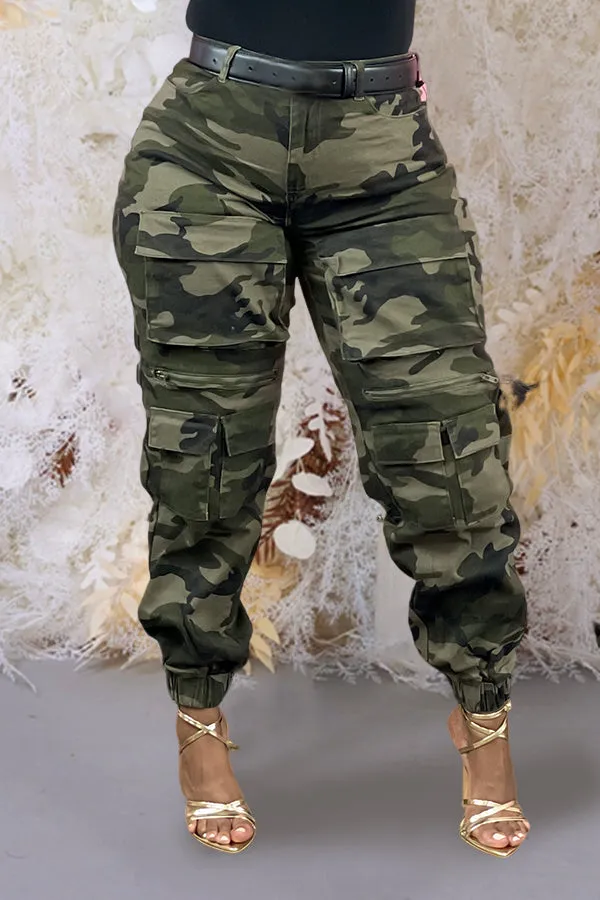 Stylish Camouflage Zip Up Long Sleeve Jacket And Cargo Pant Set